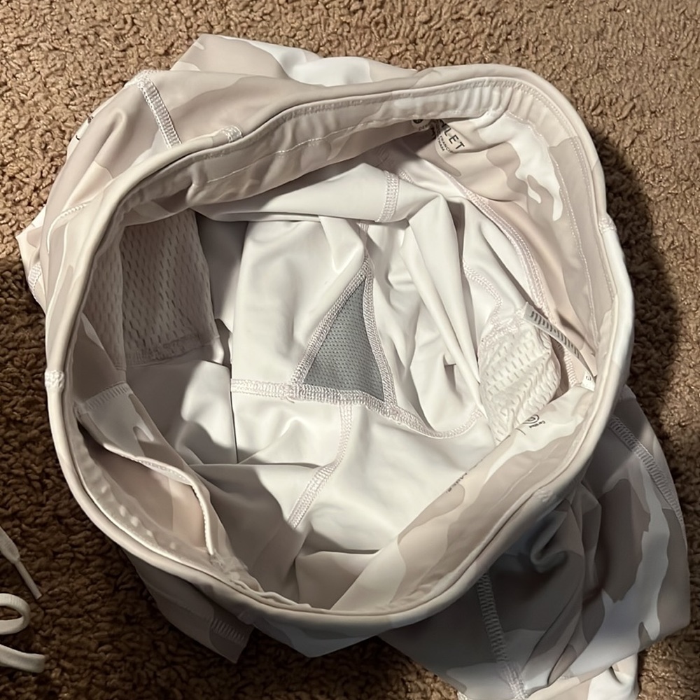 ATHLETA White Camo Contender PowerLift 7/8 Leggings Medium Tall (29“) - Picture 9 of 11